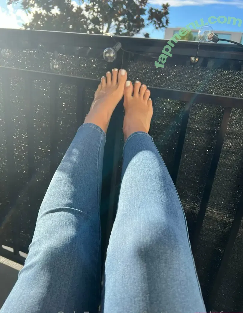 feetbytootsiefree nude photo #0031 (feetbytootsiefree)