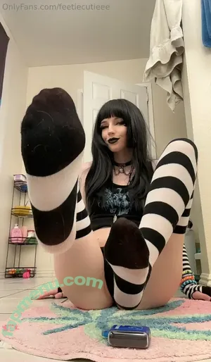 feetiecutieee / feetiecutie__ nude photo #0272