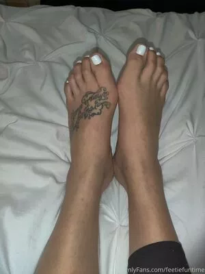 feetiefuntime / sweetestofpaige nude photo #0059