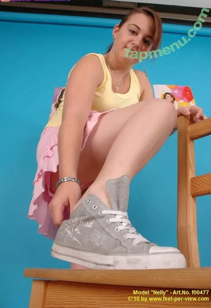 Feetperview / Sockenmädchen nude photo #2040 (Feetperview / Sockenmädchen)