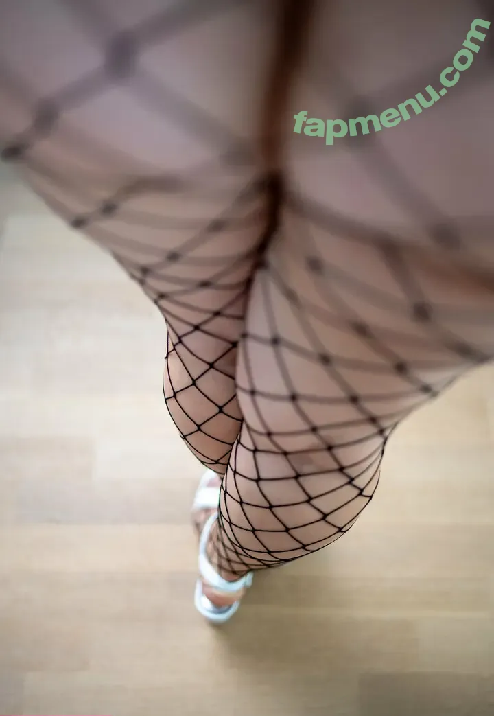 feetsin nude photo #0024 (_feetsin_)