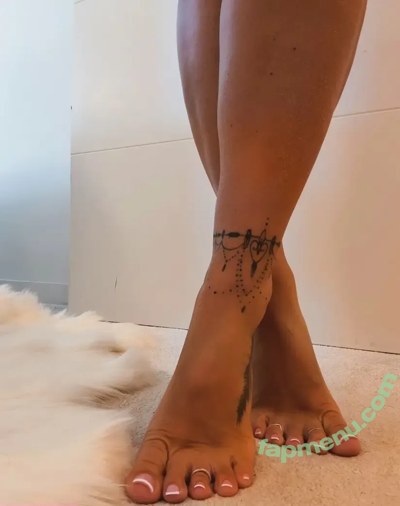 feetwithmrsjones nude photo #0013 (beckylouisa_x)