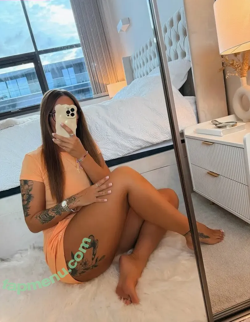 feetwithmrsjones nude photo #0014 (beckylouisa_x)