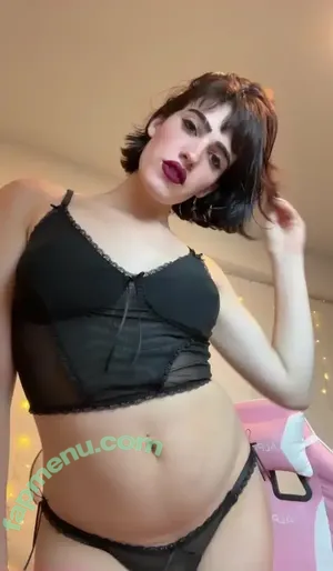 Fefikitten / cutieTs18 / urfefikitten nude photo #0079