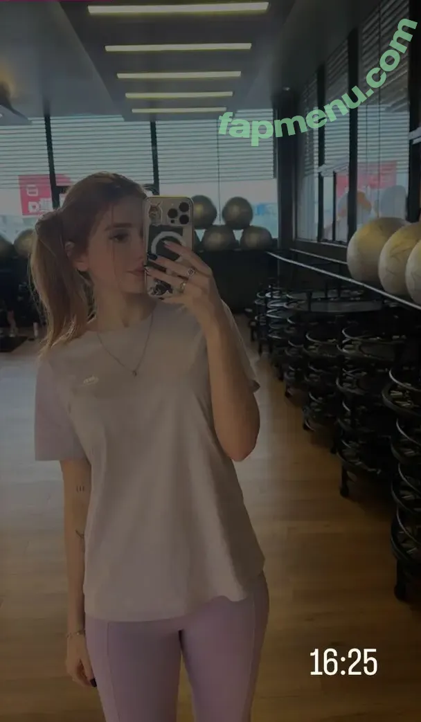 Fehanzen nude photo #0184 (Fernanda Hanzen / feeh_hanzen)