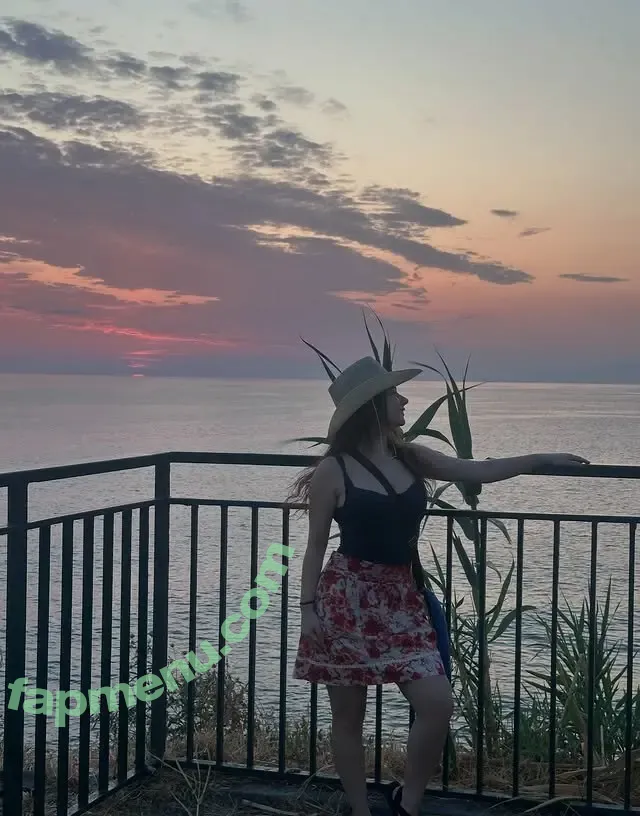 Felicia Agatha nude photo #0126 (feliciaagatha / feliciaagattha)