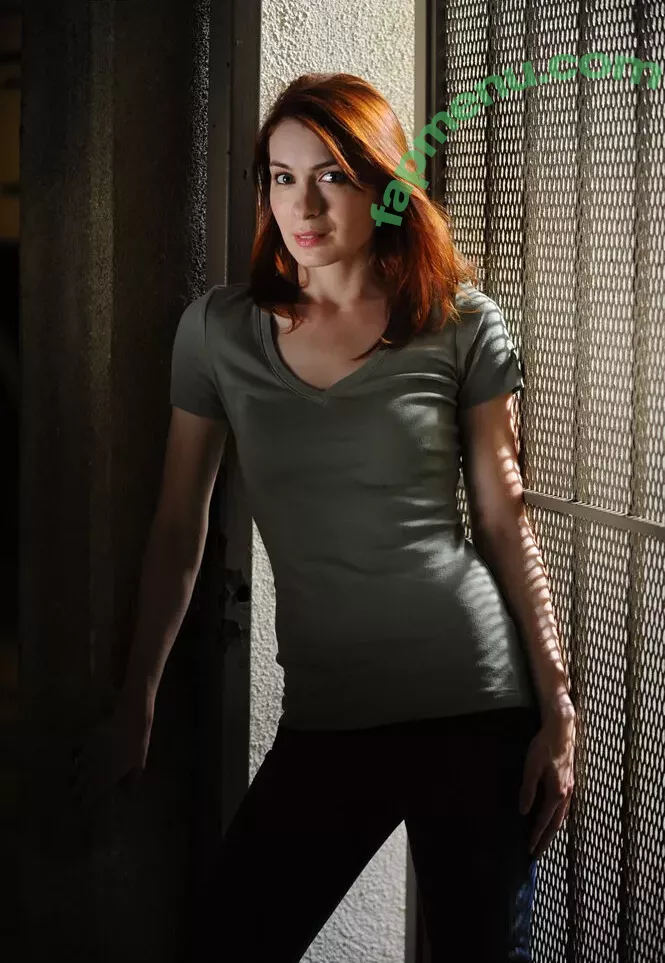 Felicia Day nude photo #0093 (feliciaday)