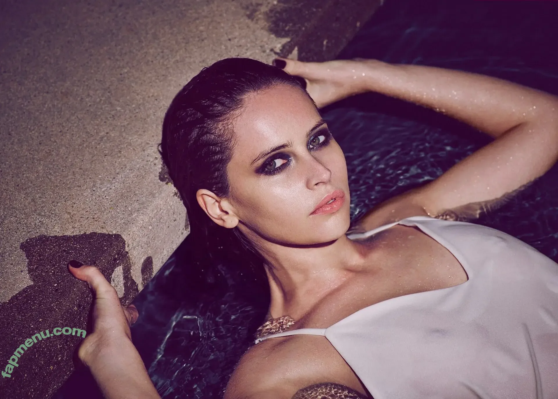 Felicity Jones nude photo #0301 (felicity.jones / felicityjonesxo)