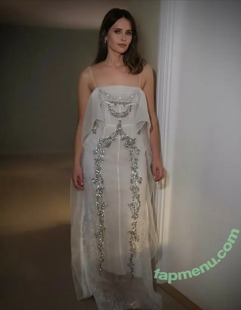 Felicity Jones nude photo #0339 (felicity.jones)