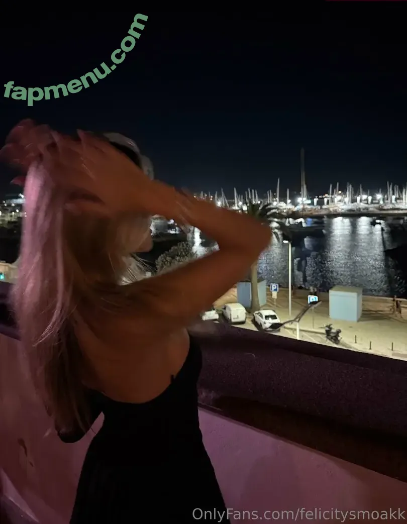 felicitysmoakk nude photo #0003 (felicity.smoak)