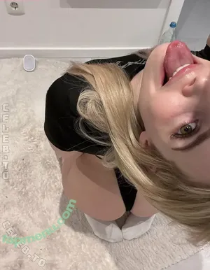 Feliz R. Nicole / Feliz7R / feliz_r_ / felizvwr nude photo #0116