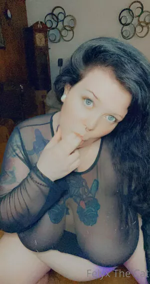felyxfree / felyxfox nude photo #0001