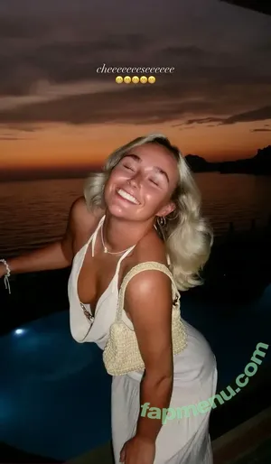 Female Football / girlsontheball / soccer players nude photo #0666