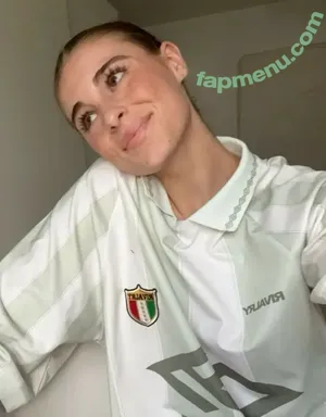 Female Football / girlsontheball / soccer players nude photo #0672