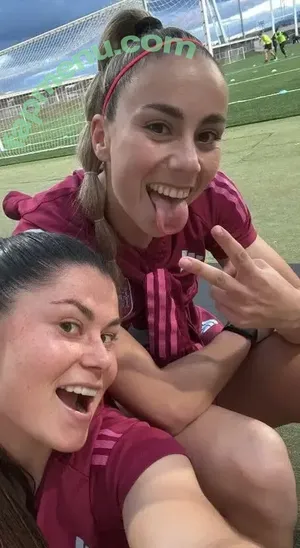 Female Football / girlsontheball / soccer players nude photo #0695