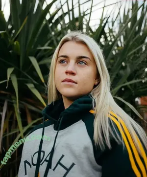 Female Football / girlsontheball / soccer players nude photo #0737