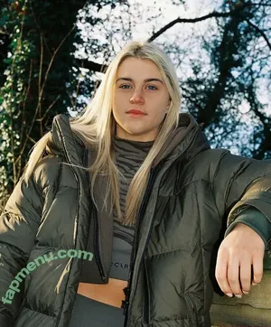 Female Football / girlsontheball / soccer players nude photo #0759