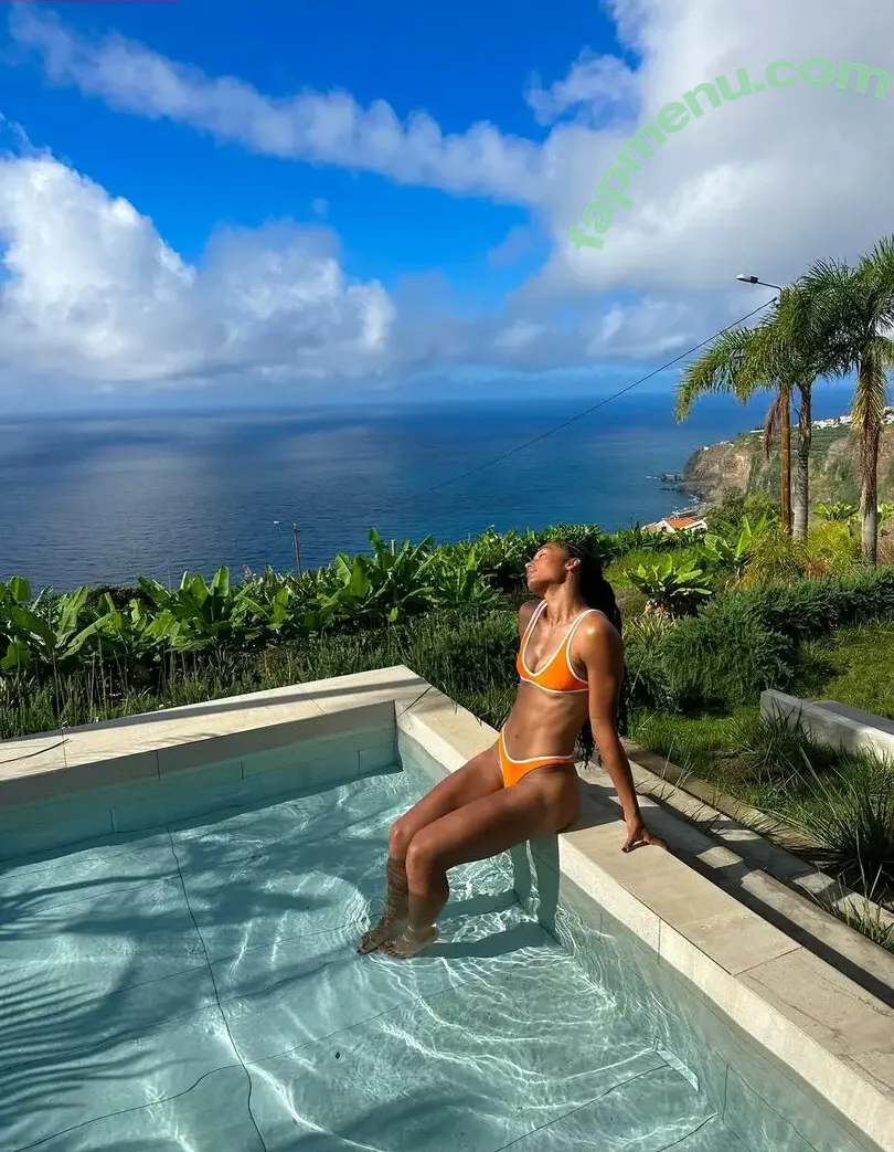 Female Football nude photo #0600 (girlsontheball / soccer players)