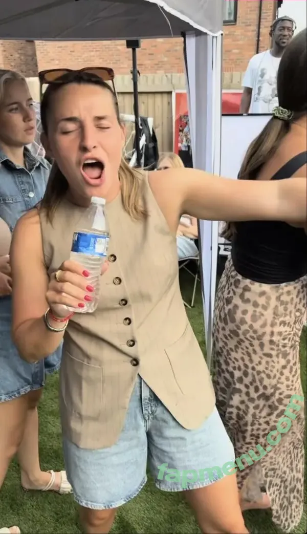 Female Football nude photo #0604 (girlsontheball / soccer players)