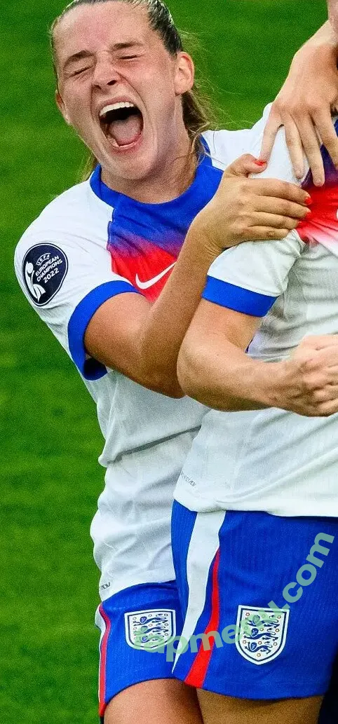 Female Football nude photo #0616 (girlsontheball / soccer players)