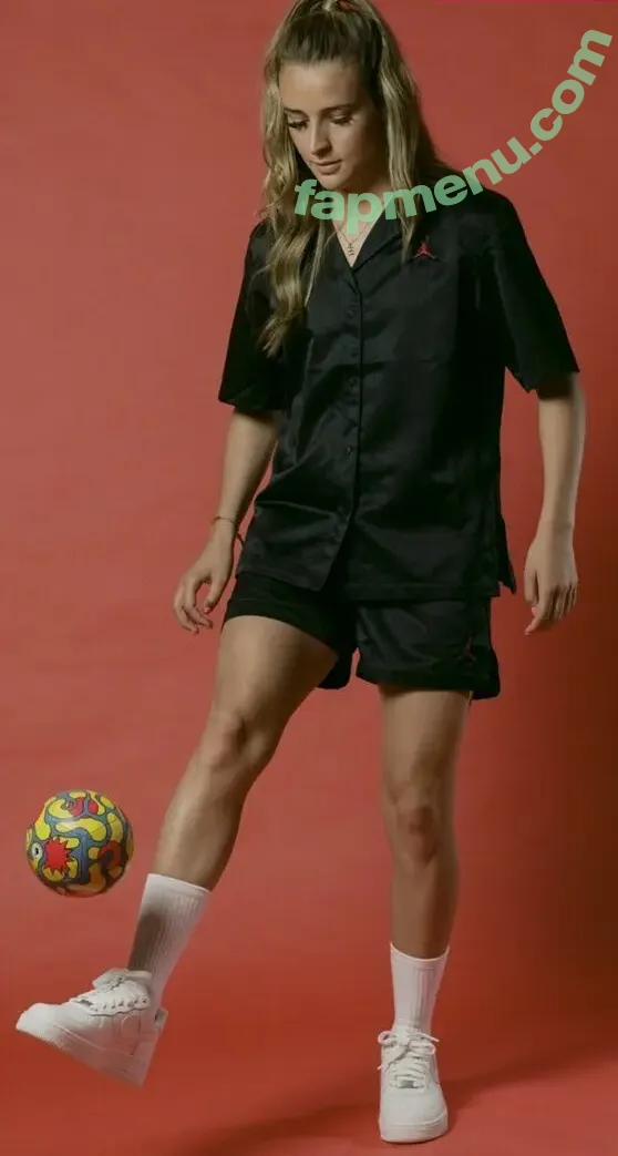 Female Football nude photo #0621 (girlsontheball / soccer players)