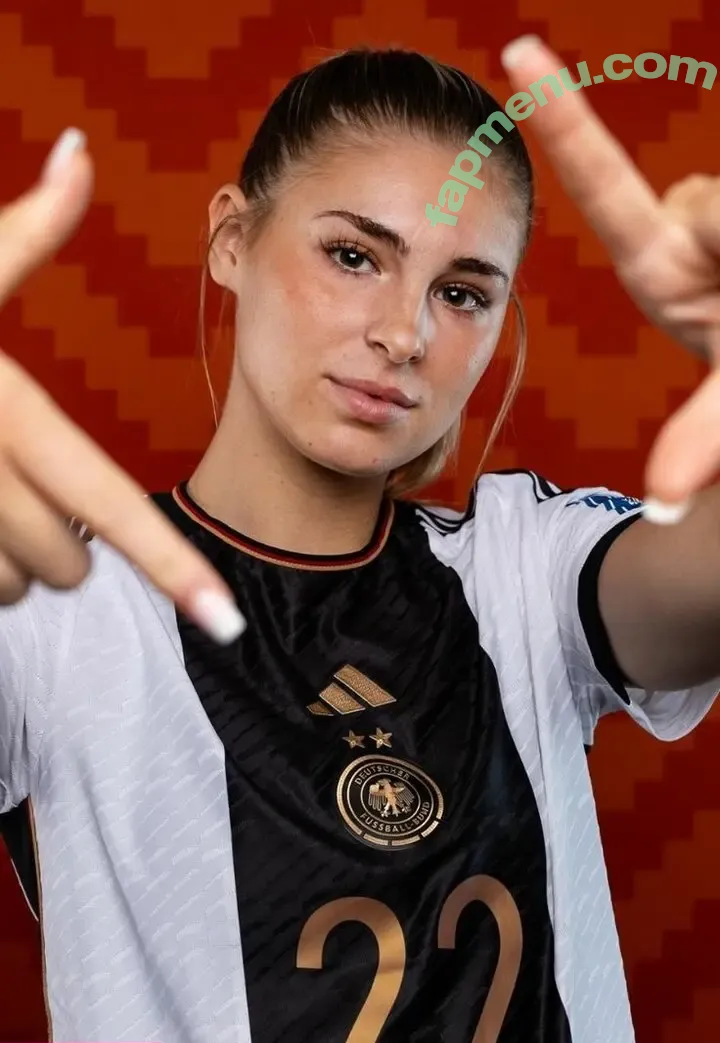 Female Football nude photo #0677 (girlsontheball / soccer players)