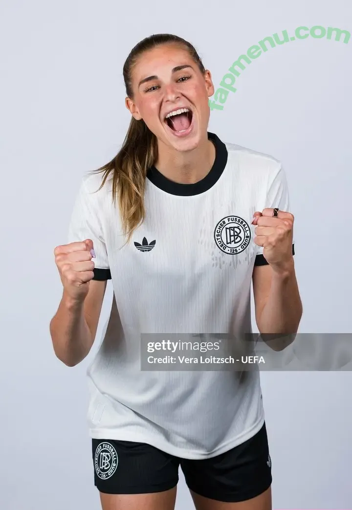 Female Football nude photo #0678 (girlsontheball / soccer players)