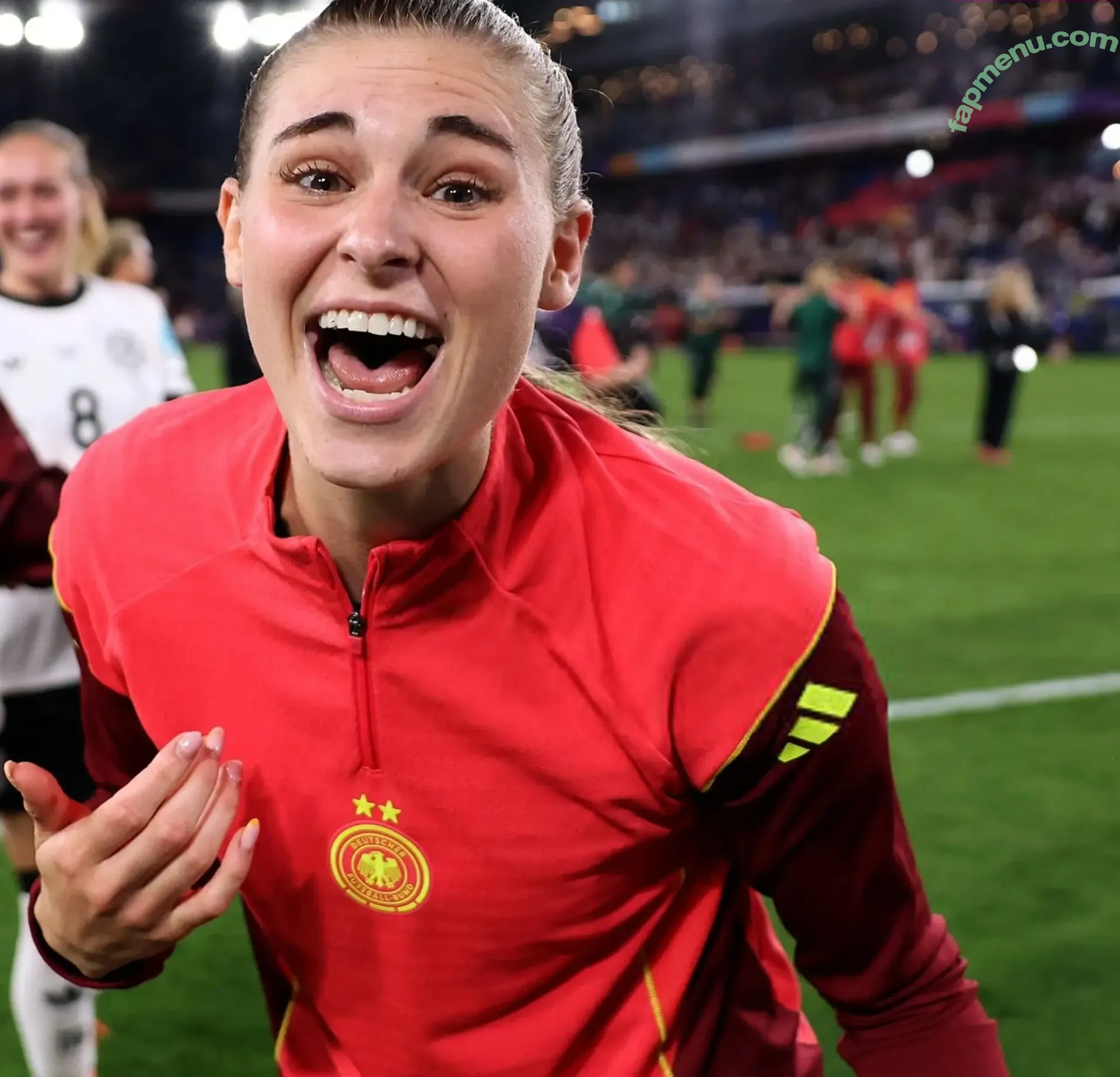 Female Football nude photo #0684 (girlsontheball / soccer players)