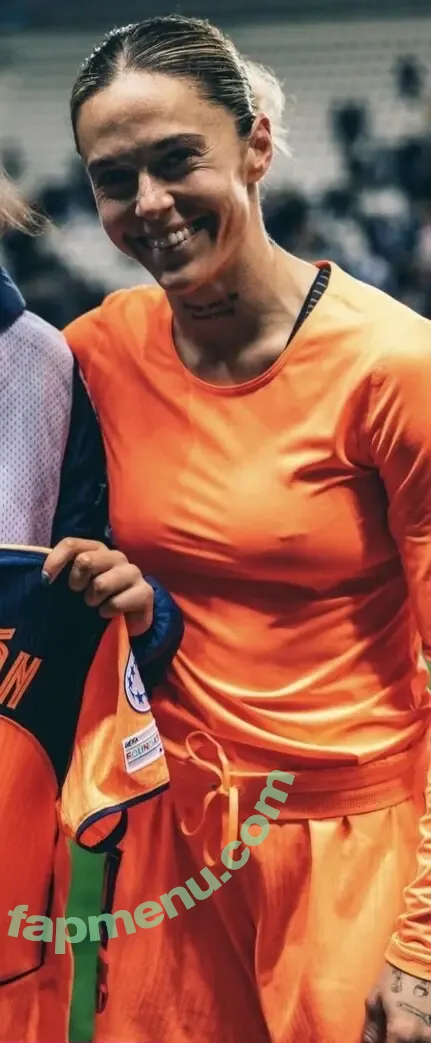 Female Football nude photo #0761 (girlsontheball / soccer players)