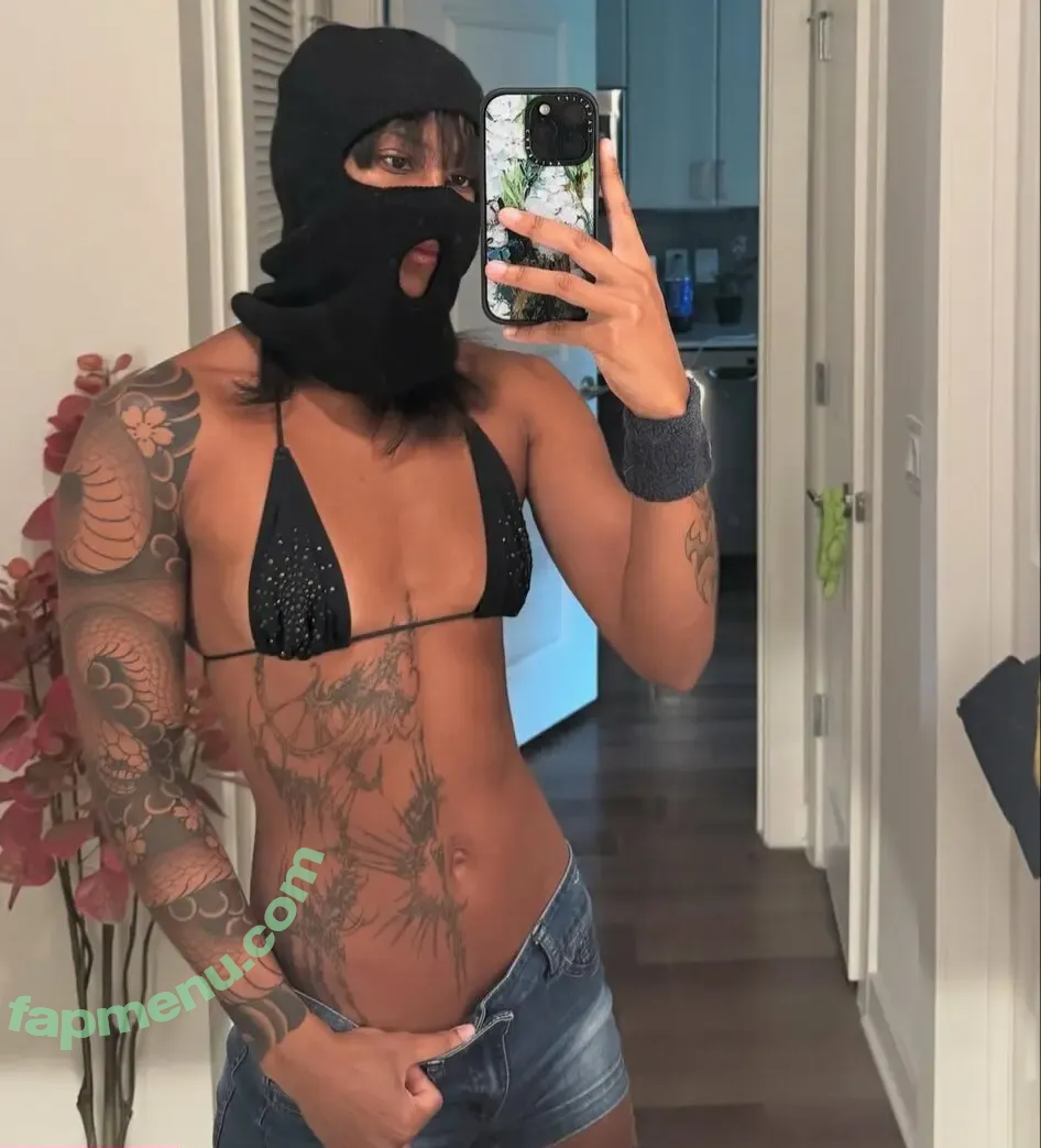 Femdom Mistress nude photo #0020 (Brats / Dommes / houseofiris.official / mistressesmeralda)