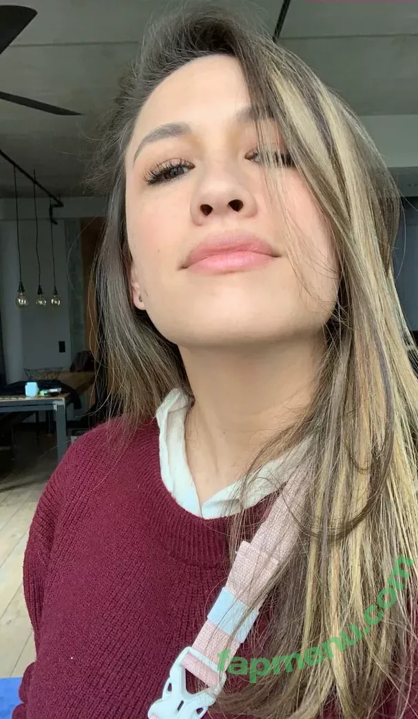 Femsteph nude photo #0040 (Femsteph)