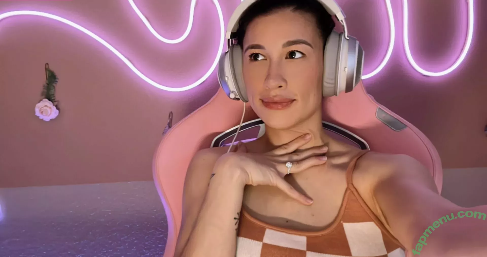 Femsteph nude photo #0064 (Femsteph)