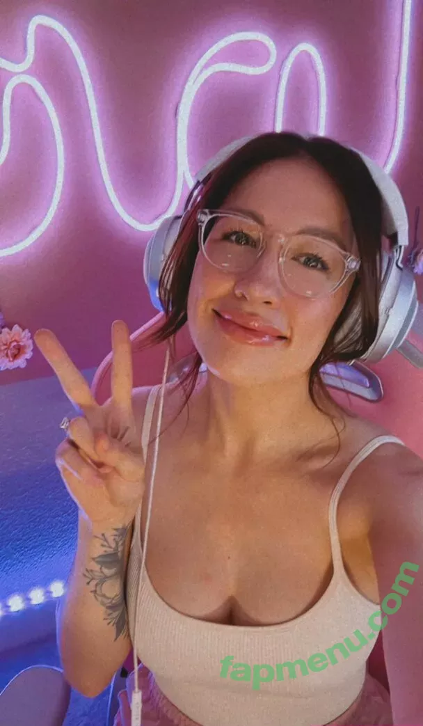 Femsteph nude photo #0066 (Femsteph)