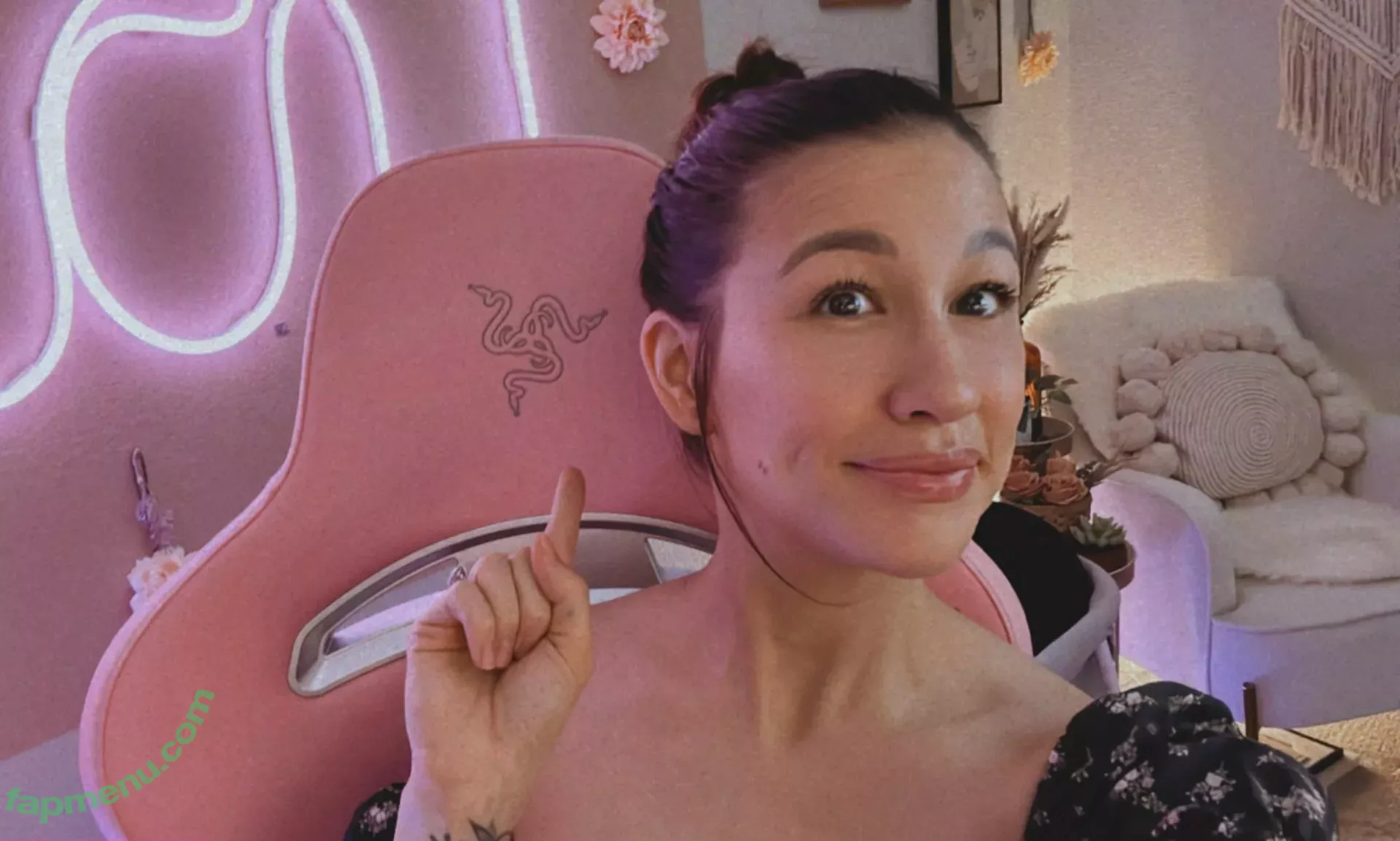Femsteph nude photo #0074 (Femsteph)