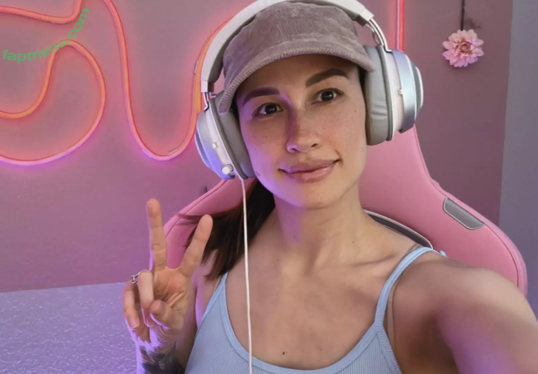 Femsteph nude photo #0077 (Femsteph)