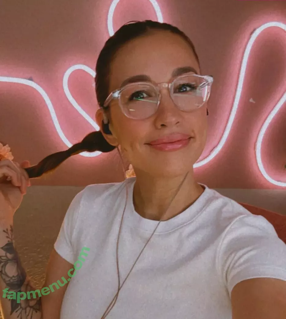 Femsteph nude photo #0081 (Femsteph)