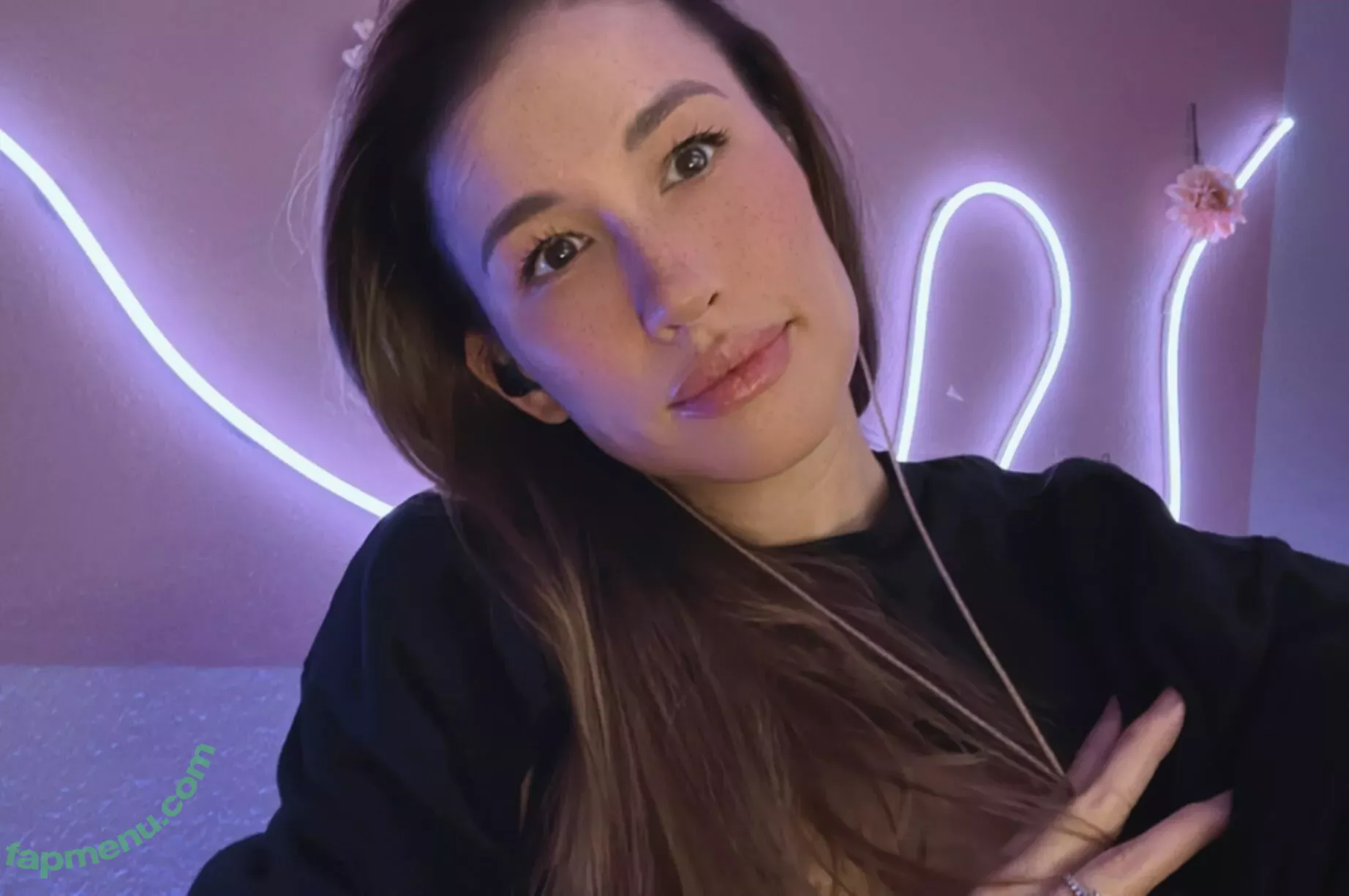 Femsteph nude photo #0096 (Femsteph)