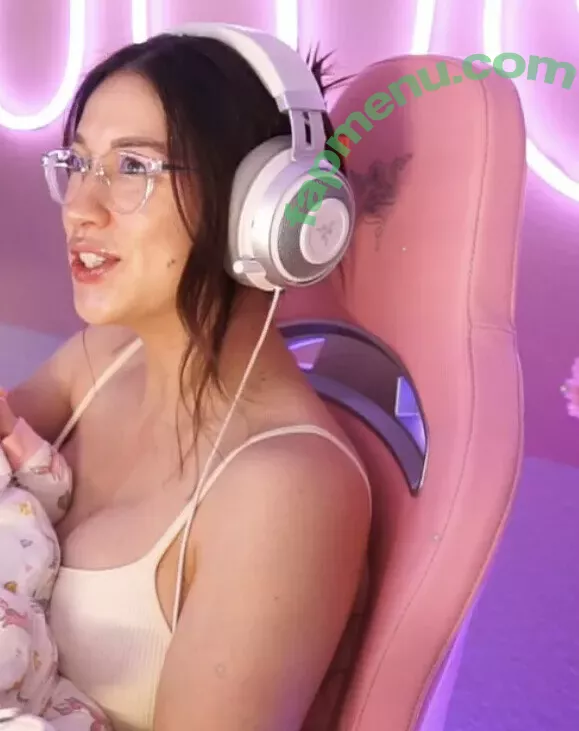 Femsteph nude photo #0135 (Femsteph)