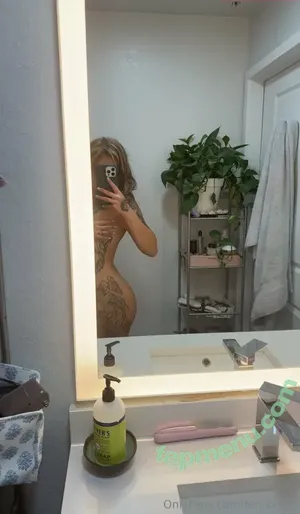 fenixxxky / fenix.skye nude photo #0015