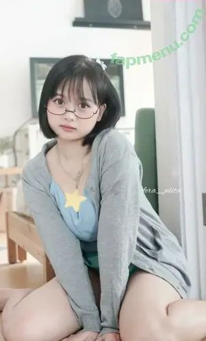  nude photo #0004