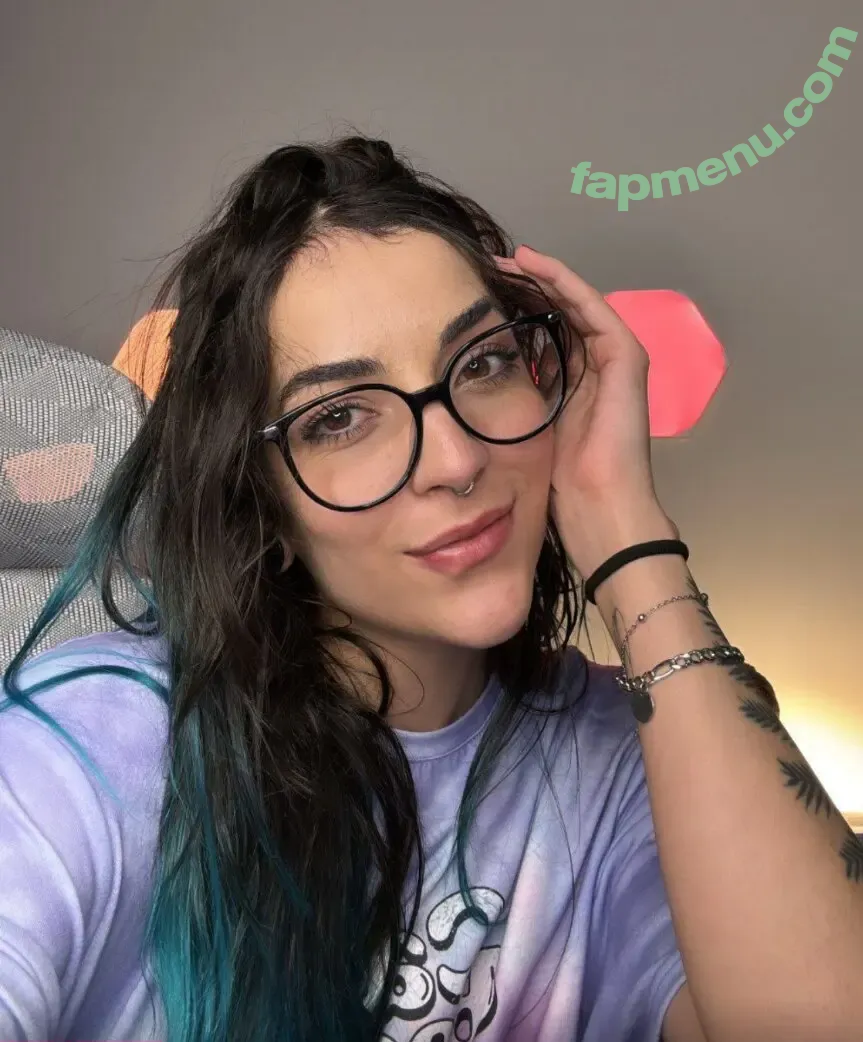 Ferbr nude photo #0004 (Fernanda Isabelle / ferbrmusic)