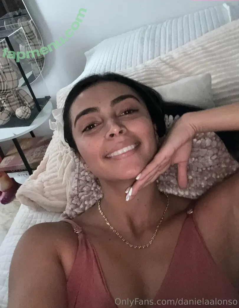 fereirapedriana nude photo #0006 (fereirapedriana)