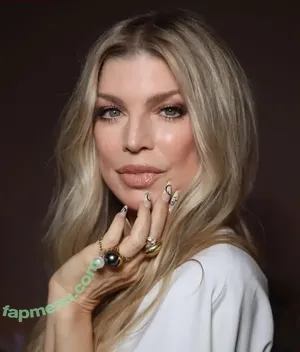 Fergie nude photo #0326