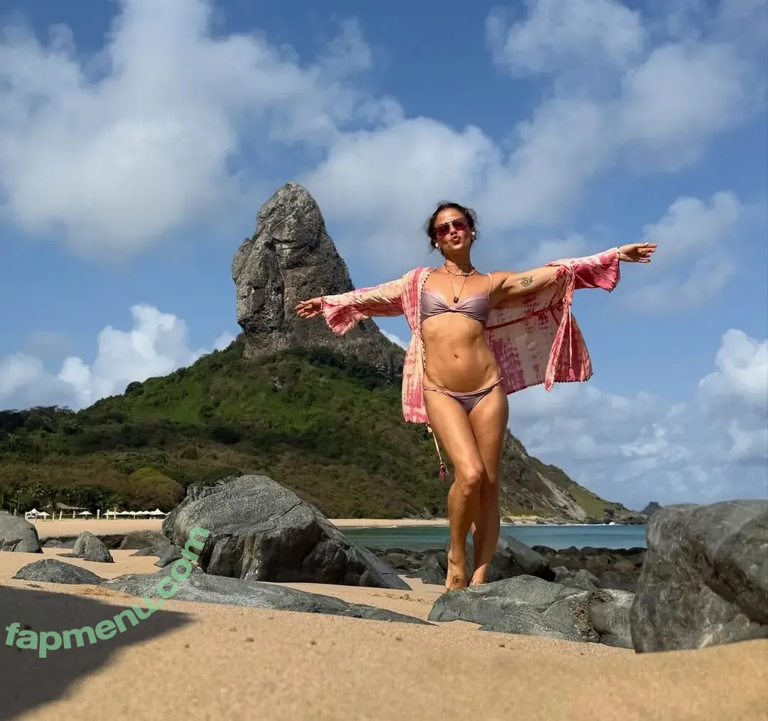 Fernanda De Freitas nude photo #0316 (fernandadefreitas_)