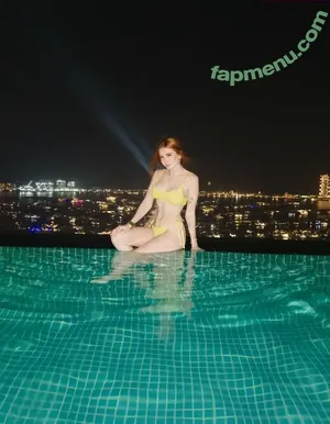 Fernanda Hanzen / Feeh Hanzen / feeh_hanzen / feehhanzen nude photo #0040