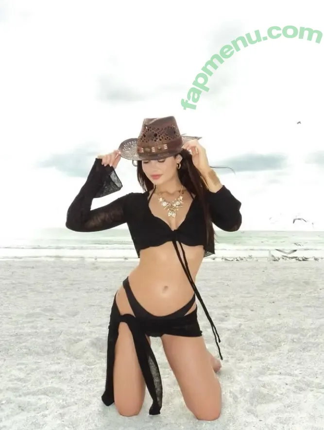 Fernanda Santini nude photo #0193 (babysantinix / santinixo)