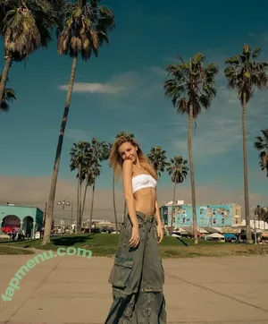 Fernanda Schneider / fefe nude photo #0205