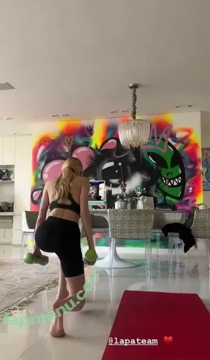 Fernanda Schneider / fefe nude photo #0217