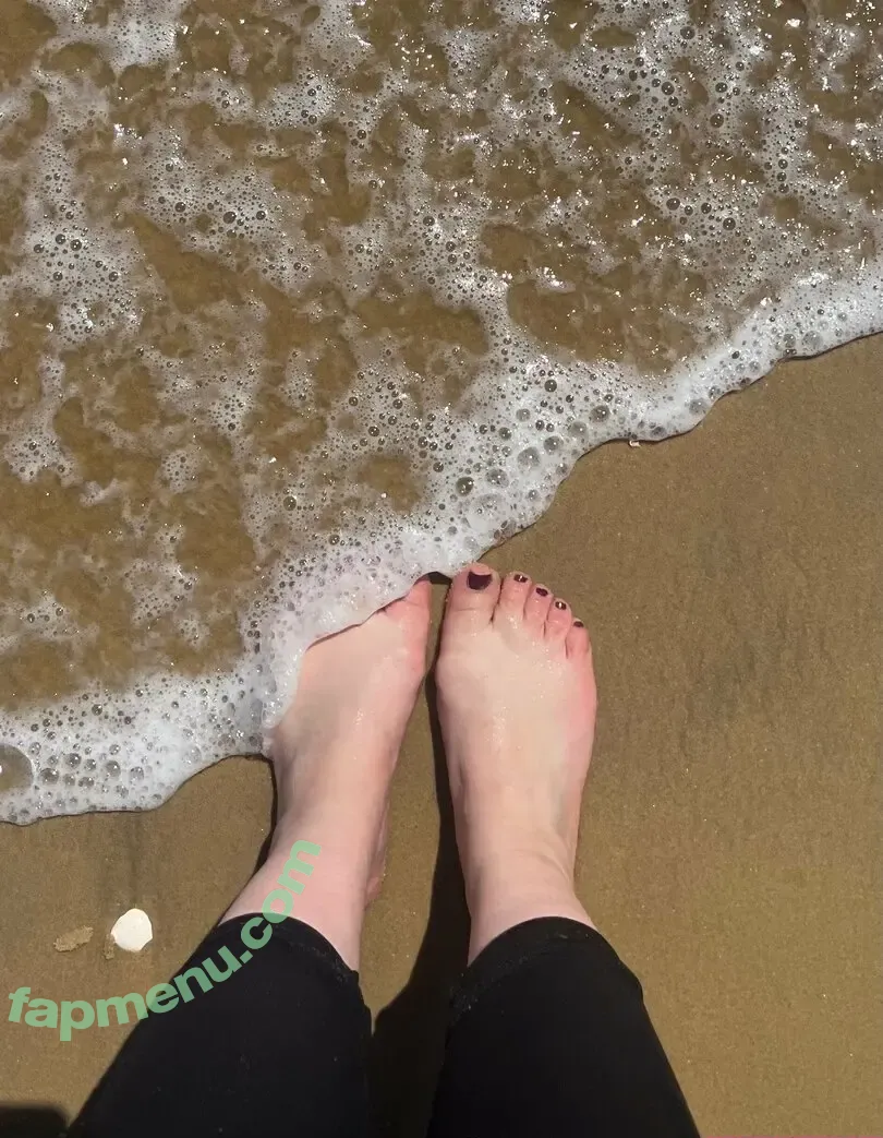 fernsfeet31 nude photo #0005 (ferns_feet31)