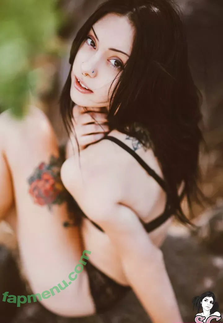 Feryn Suicide nude photo #0413 (ferynandwolfe / ferynsuicide)